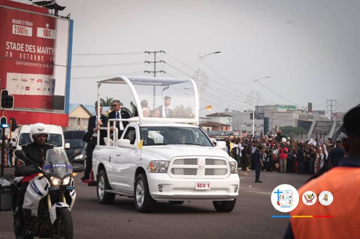 pape_francois_a_kinshasa_cortege_232_jpeg_711_473_1