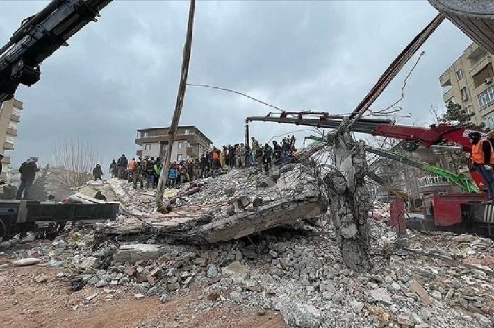 seismes_en_turkiye_le_bilan_s_alourdit_jpg_711_473_1