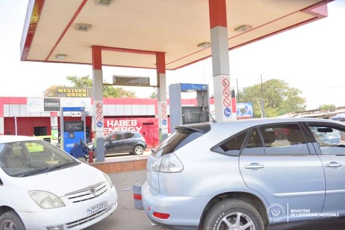kinshasa_penurie_de_carburants_dans_des_stations_service_jpg_711_473_1