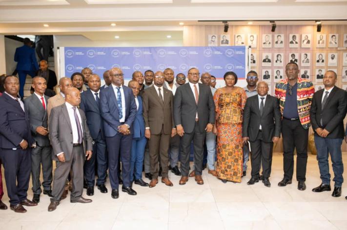 doudou_fwamba_likunde_et_des_deputes_provinciaux_24_jpeg_711_473_1