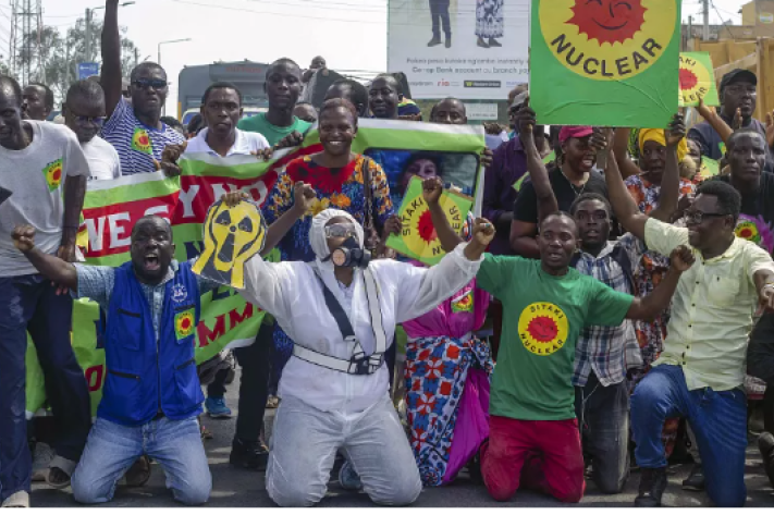 kenya_manif_population_contre_centrale_nucleaire_24_png_711_473_1