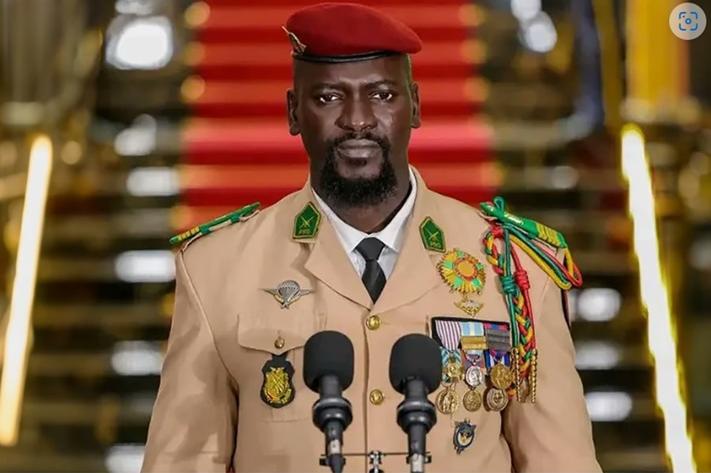 guinee_mamadi_doumbouya_s_autopromeut_general_d_armee_jpg_711_473_1