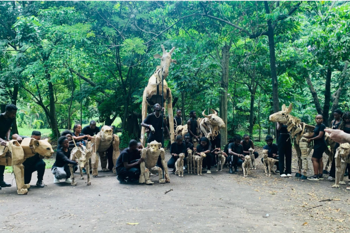 marionnettes_geantes_a_kinshasa_spectacle_ecologique_the_herds_250_png_711_473_1