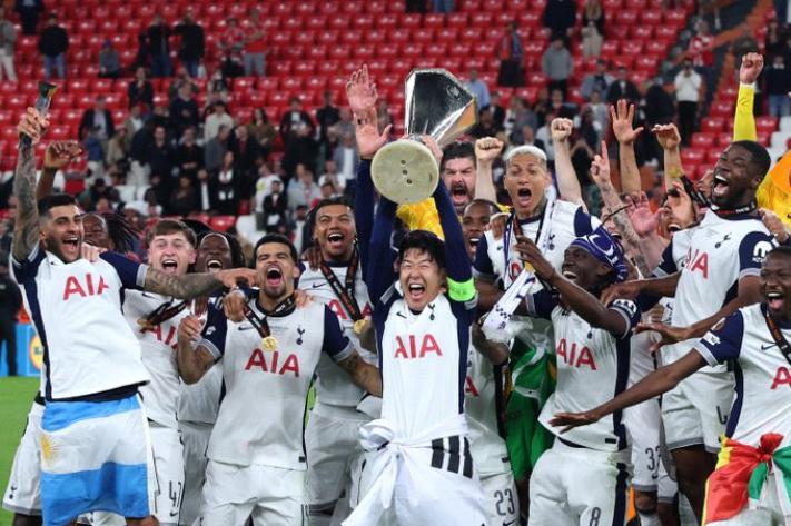 tottenham_joueurs_celebrent_la_victoire_ligue_europa_25_jpeg_711_473_1