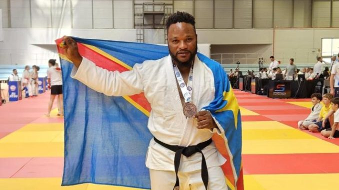 Christophe Mputu, champion du monde de Ju-Jitsu qui porte haut les ...