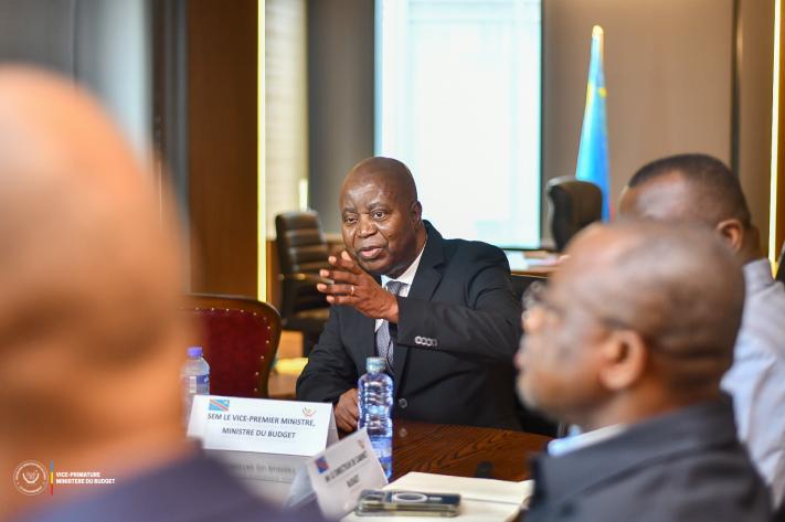 adolphe_muzito_recoit_une_delegation_de_acp_25_jpg_711_473_1