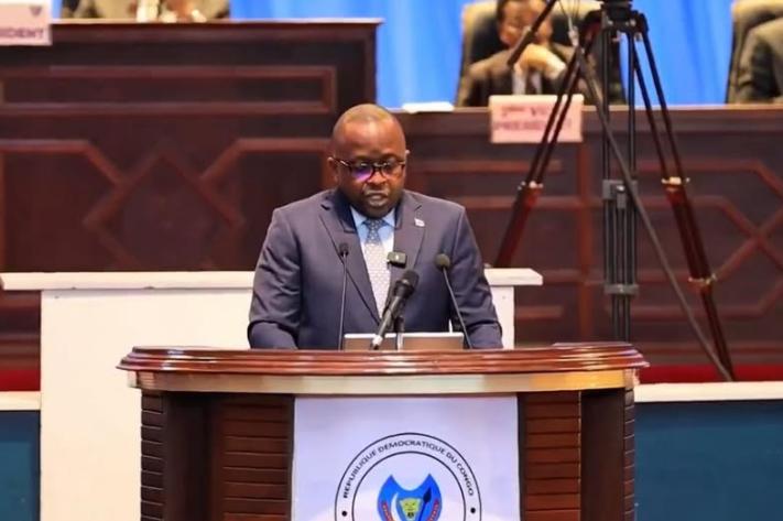 jacquemain_shabani_au_parlement_pht_ks_23_avril_2026_jpg_711_473_1