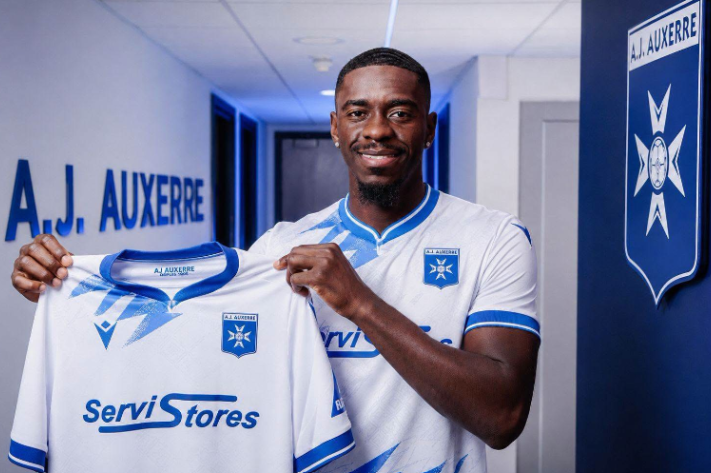 foot_mercato_axel_tuanzebe_pht_ks_01_aout_2026_png_711_473_1